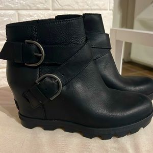 SOREL WEDGE ANKLE BOOTS